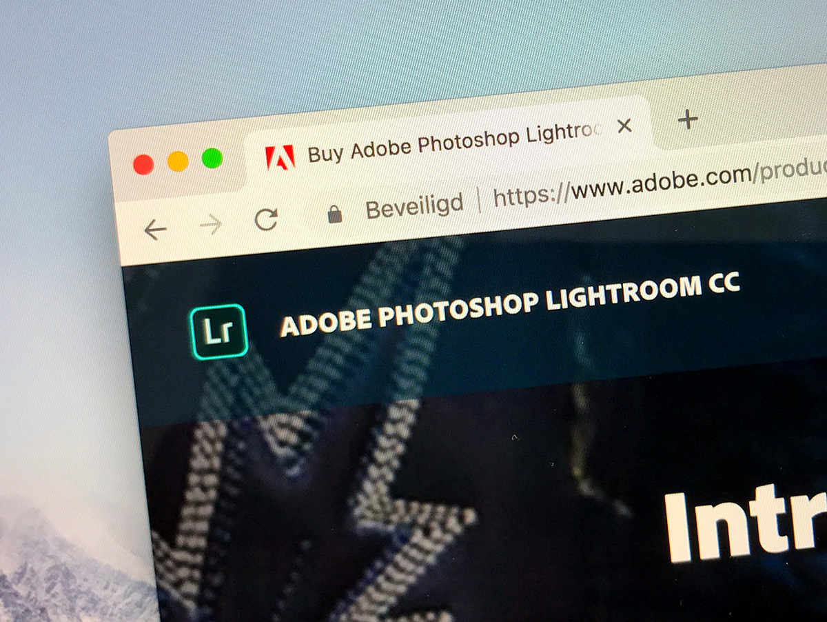 Adobe、Tモールに旗艦店開設へ 個人ユーザー市場の開拓図る